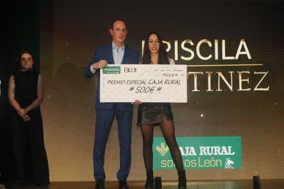 La temporada de Lucha Leonesa reconoció a los más destacados del deporte del cinto y la maña.