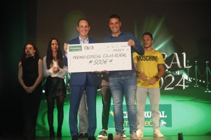 La temporada de Lucha Leonesa reconoció a los más destacados del deporte del cinto y la maña.