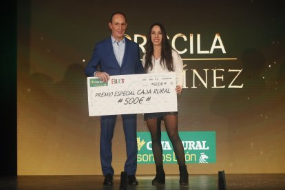 La temporada de Lucha Leonesa reconoció a los más destacados del deporte del cinto y la maña.