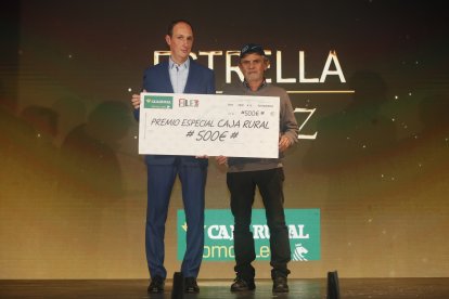 La temporada de Lucha Leonesa reconoció a los más destacados del deporte del cinto y la maña.