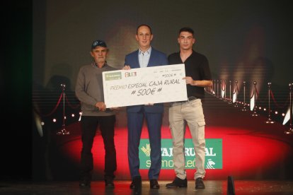 La temporada de Lucha Leonesa reconoció a los más destacados del deporte del cinto y la maña.