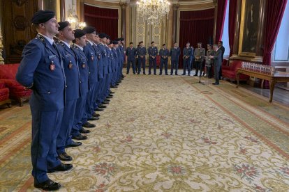 Catorce bomberos de los 101 efectivos de protección civil que Portugal envió a Valencia (España) para participar en labores de rescate tras la dana.- EFE/Carlota Ciudad