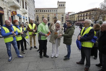 Moteros Solidarios homenajea a Lucía, una niña con cáncer.