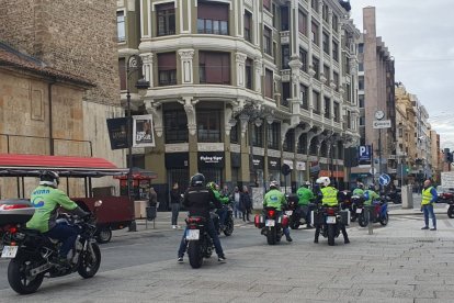 Moteros Solidarios homenajean a Lucía, una niña con cáncer.