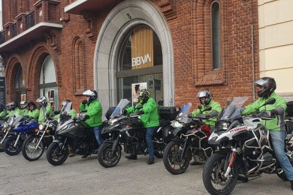 Moteros Solidarios homenajean a Lucía, una niña con cáncer.