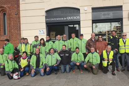 Moteros Solidarios homenajean a Lucía, una niña con cáncer.