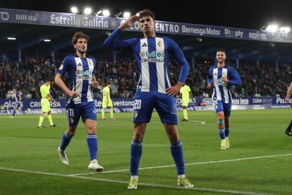 Las fotos de la victoria de la Deportiva contra el Amorebieta.