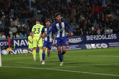 Las fotos de la victoria de la Deportiva contra el Amorebieta.