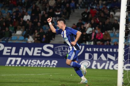Las fotos de la victoria de la Deportiva contra el Amorebieta.
