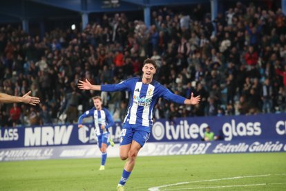 Las fotos de la victoria de la Deportiva contra el Amorebieta.