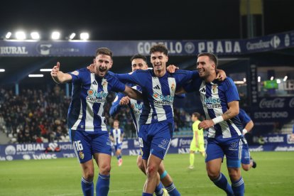 Las fotos de la victoria de la Deportiva contra el Amorebieta.