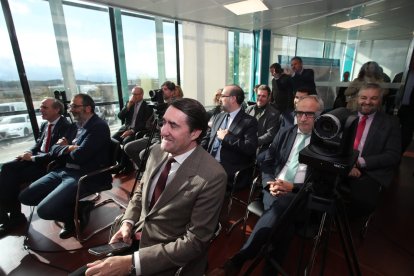 Asistentes a la mesa redonda celebrada en las instalaciones de Tvitec.