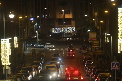 Muchas calles ya luces la iluminación.