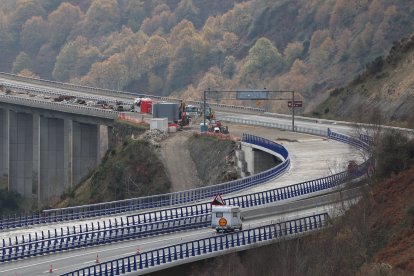 Estado de la nueva estructura de la A-6, este sábado.