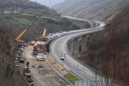 Estado de la nueva estructura de la A-6, este sábado.