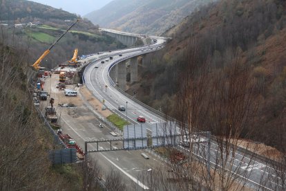 Estado de la nueva estructura de la A-6, este sábado.