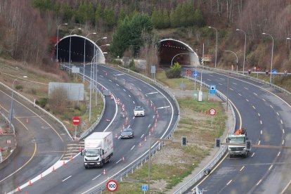 Estado de la nueva estructura de la A-6, este sábado.