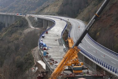 Estado de la nueva estructura de la A-6, este sábado.