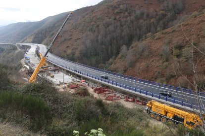 Estado de la nueva estructura de la A-6, este sábado.