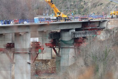 Estado de la nueva estructura de la A-6, este sábado.