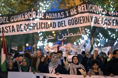 Manifestación “Alto al genocidio en Palestina”, convocada por RESCOP y Fin al comercio de armas con Israel, este sábado en Madrid. EFE/Víctor Lerena