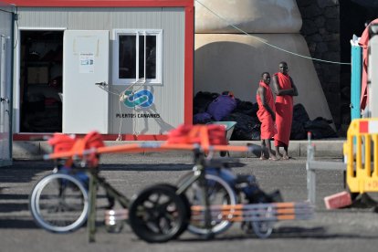 Salvamento Marítimo ha rescatado este martes con su embarcación Salvamar Adhara a 121 personas . EFE/ Gelmert Finol