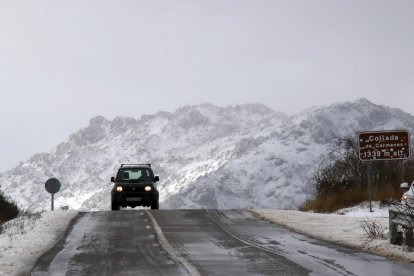 La nieve cubre la montaña de León en el puerto de Pajares y la comarca de los Argüellos.