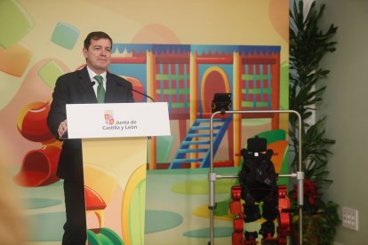 Presentación de los nuevos exoesqueletos pediátricos en el Hospital de León.