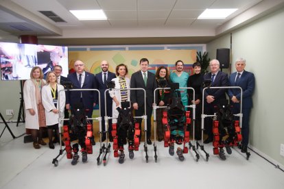 Presentación de los nuevos exoesqueletos pediátricos en el Hospital de León.