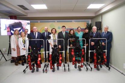 Presentación de los nuevos exoesqueletos pediátricos en el Hospital de León.