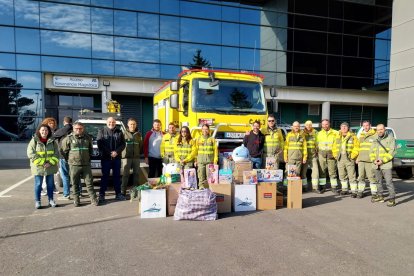 Visita de los Bomberos Forestales al Hospital de León.