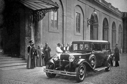 Mercedes Nurbu,rg 460 Pullman Saloon 1930 Pio XI.