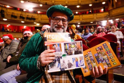 Enrique Jiménez, más conocido como Mocito Feliz, asiste al sorteo de la Lotería de Navidad.