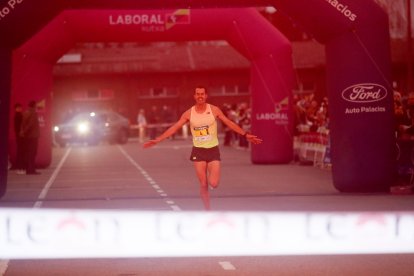 Los leoneses respondieron una vez más en la carrera que cierra el año.