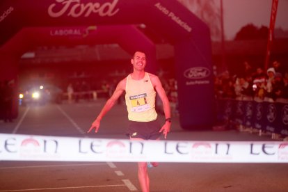 Los leoneses respondieron una vez más en la carrera que cierra el año.