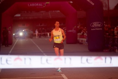 Los leoneses respondieron una vez más en la carrera que cierra el año.