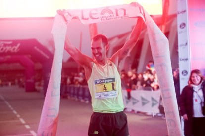 Los leoneses respondieron una vez más en la carrera que cierra el año.