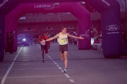 Los leoneses respondieron una vez más en la carrera que cierra el año.