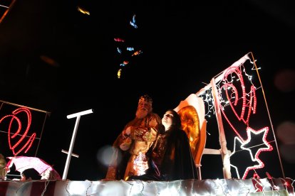 La Cabalgata de Reyes de Ponferrada desafía a la lluvia