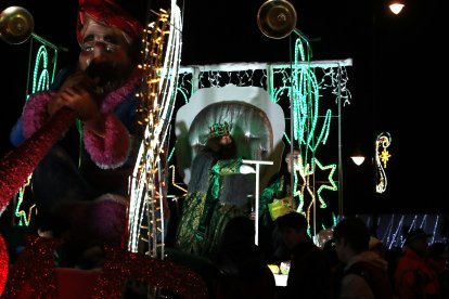 La Cabalgata de Reyes de Ponferrada desafía a la lluvia