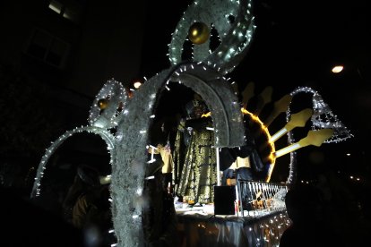 La Cabalgata de Reyes de Ponferrada desafía a la lluvia
