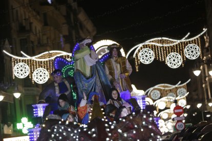 Cabalgata de los Reyes Magos en León.
