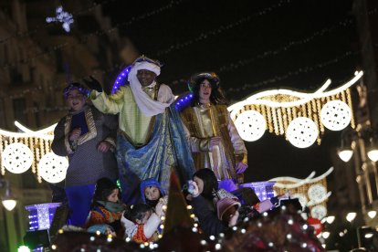 Cabalgata de los Reyes Magos en León.