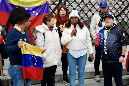 Celebración en León de una concentración de protesta en contra de la toma de posesión de Nicolás Maduro como presidente de Venezuela.