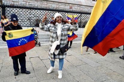 Celebración en León de una concentración de protesta en contra de la toma de posesión de Nicolás Maduro como presidente de Venezuela.