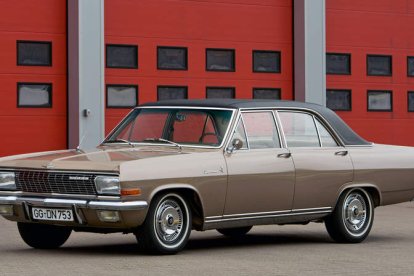 Hace seis décadas, el Diplomat suponía el desembarco de Opel en el exclusivo segmento de las grandes berlinas de lujo.