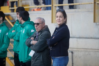 El partido con el que arrancó el año en el Reino de León finalizó en tablas (1-1) y con ambiente en la grada.