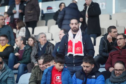 El partido con el que arrancó el año en el Reino de León finalizó en tablas (1-1) y con ambiente en la grada.