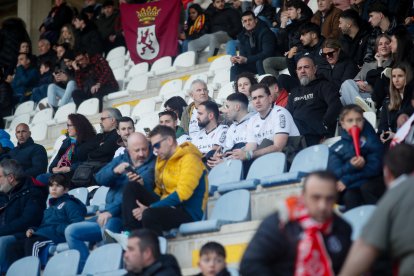 El partido con el que arrancó el año en el Reino de León finalizó en tablas (1-1) y con ambiente en la grada.