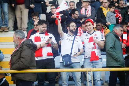 El partido con el que arrancó el año en el Reino de León finalizó en tablas (1-1) y con ambiente en la grada.